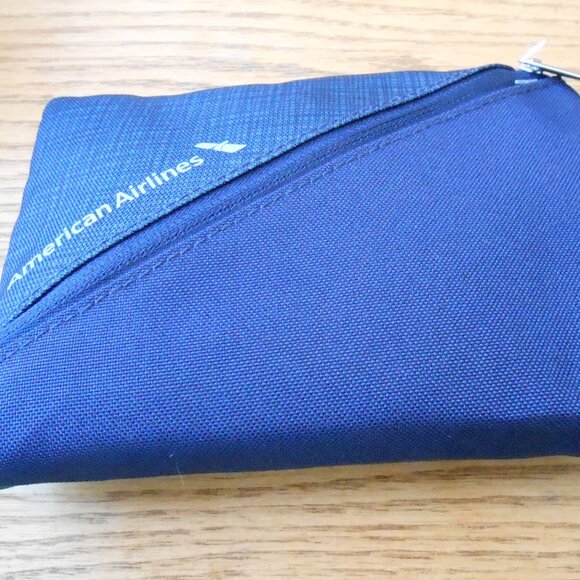 American Airlines Navy Blue Zippered Wash/Amenity Kit-Unopened - Picture 1 of 2